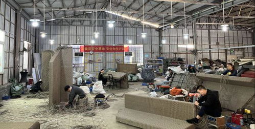 戶外家具工廠開工繁忙而充滿活力，戶外大屏點亮產業新篇章